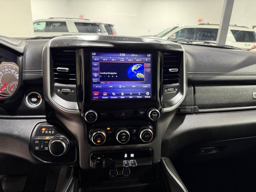 RAM 1500 Big Horn Crew Cab SWB 4WD 2020