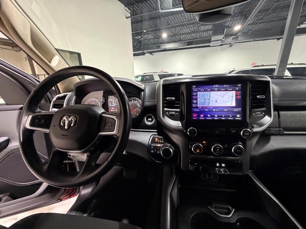 RAM 1500 Big Horn Crew Cab SWB 4WD 2020