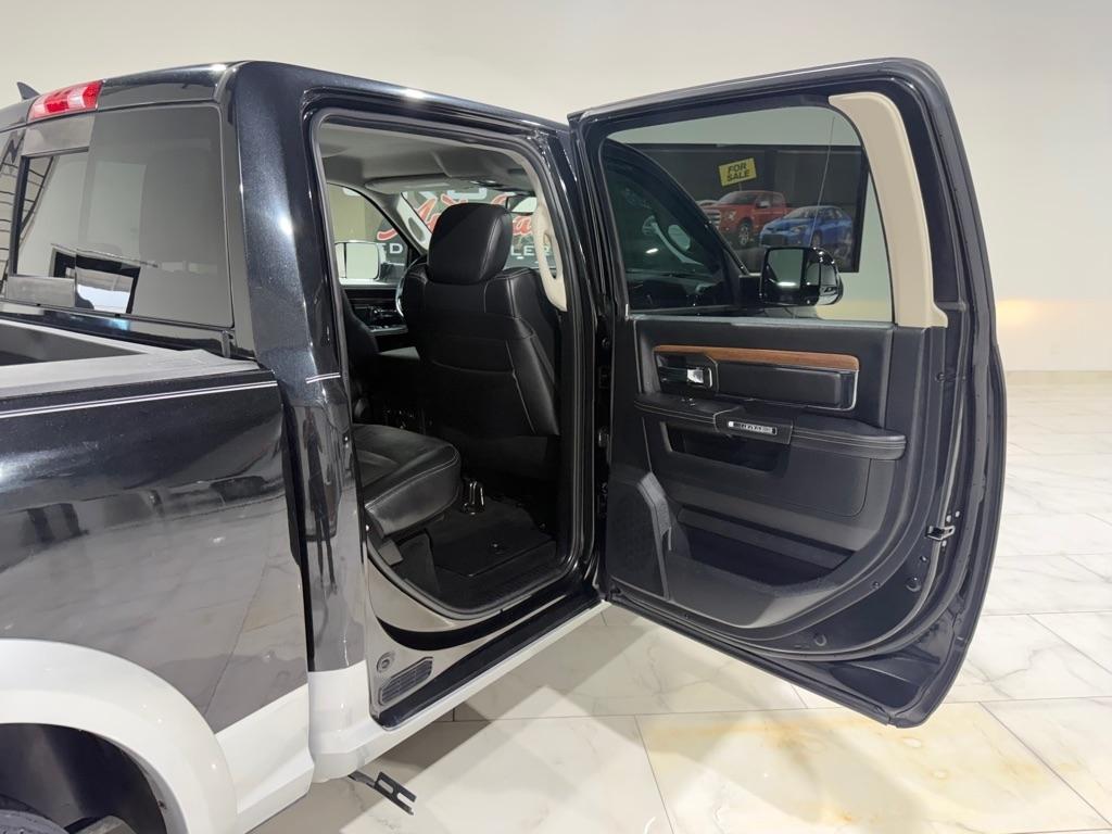 RAM 1500 Laramie Crew Cab SWB 4WD 2016