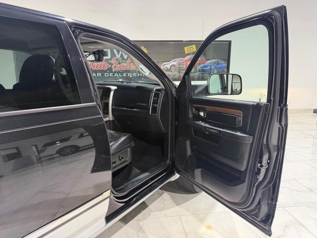 RAM 1500 Laramie Crew Cab SWB 4WD 2016