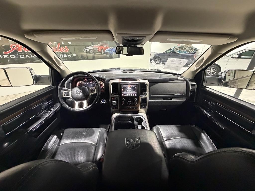 RAM 1500 Laramie Crew Cab SWB 4WD 2016