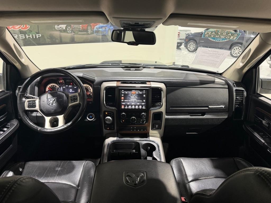 RAM 1500 Laramie Crew Cab SWB 4WD 2016