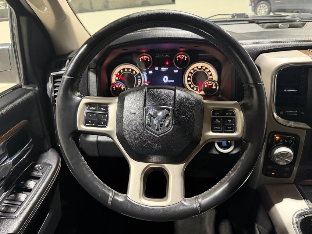 RAM 1500 Laramie Crew Cab SWB 4WD 2016