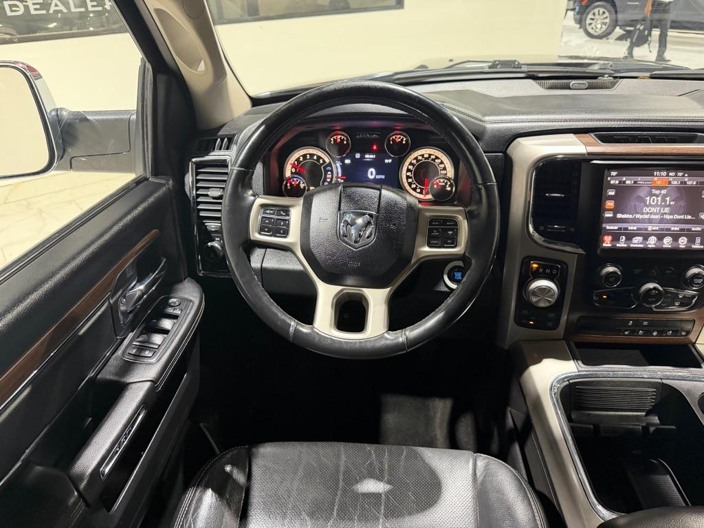 RAM 1500 Laramie Crew Cab SWB 4WD 2016