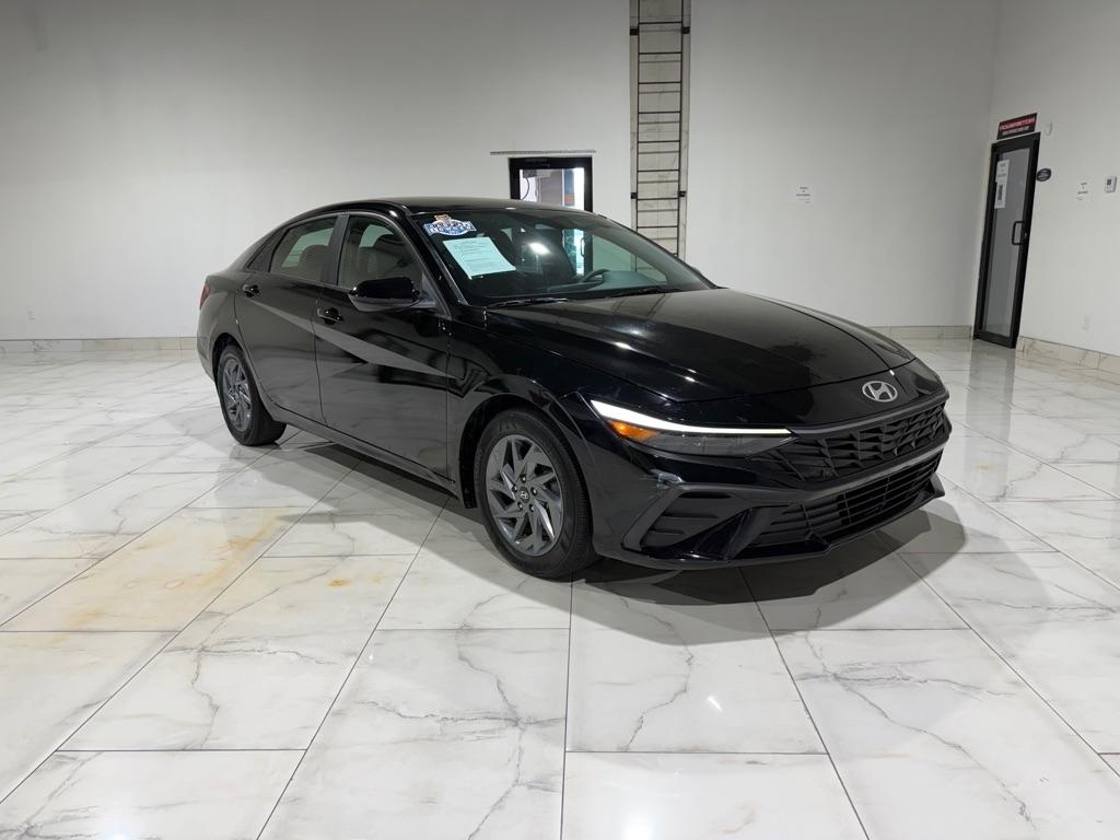 Hyundai Elantra SEL 2024