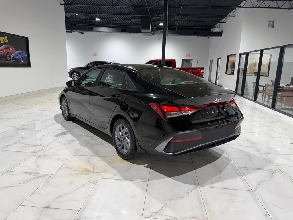 Hyundai Elantra SEL 2024