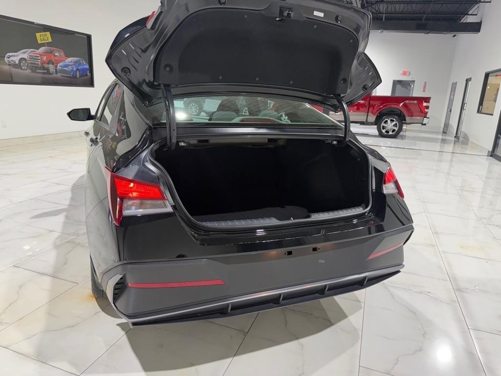 Hyundai Elantra SEL 2024