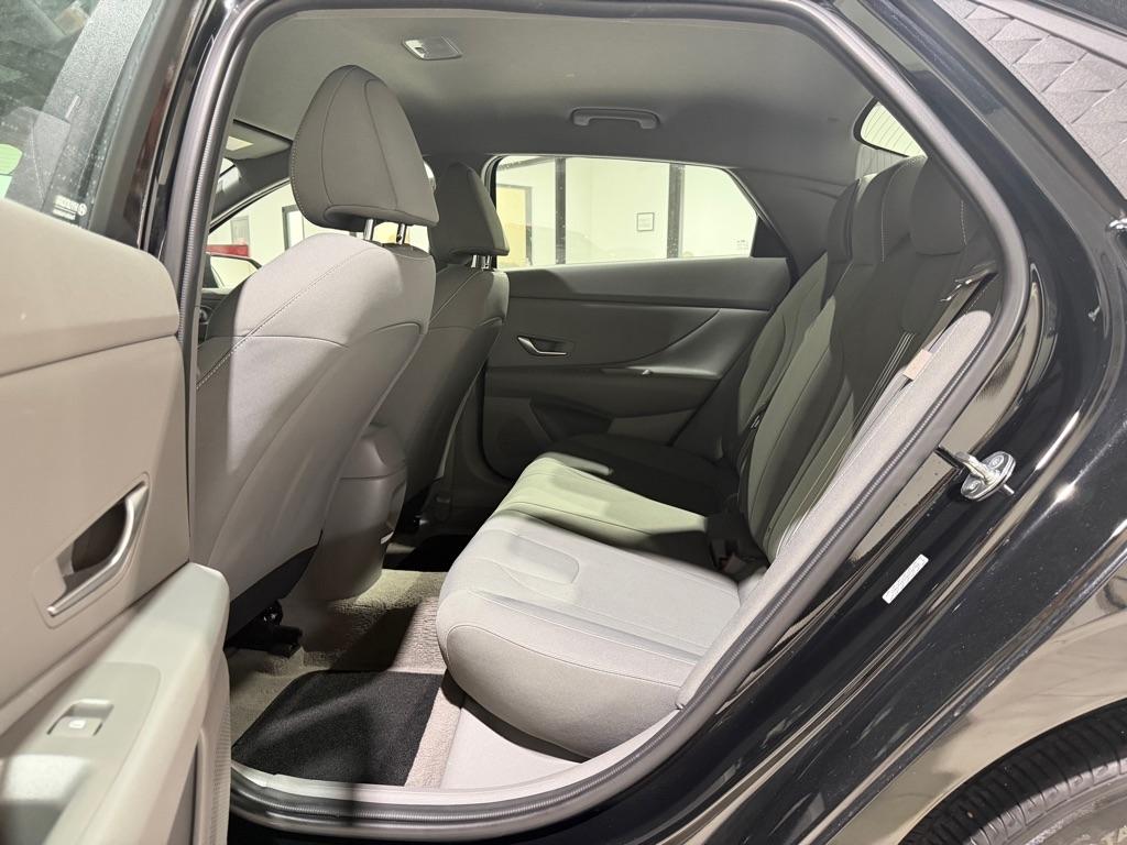 Hyundai Elantra SEL 2024