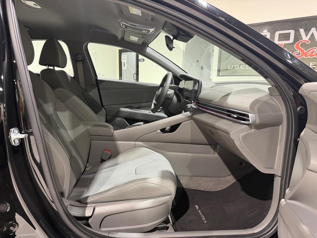 Hyundai Elantra SEL 2024