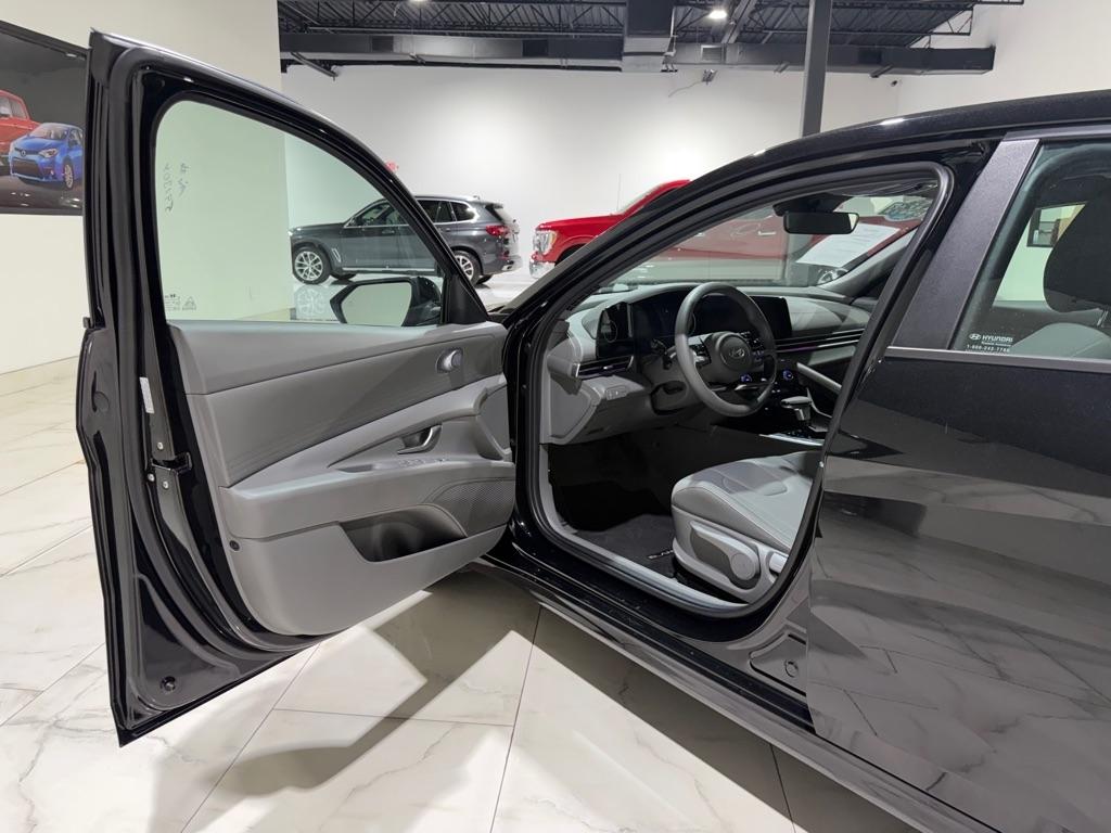 Hyundai Elantra SEL 2024