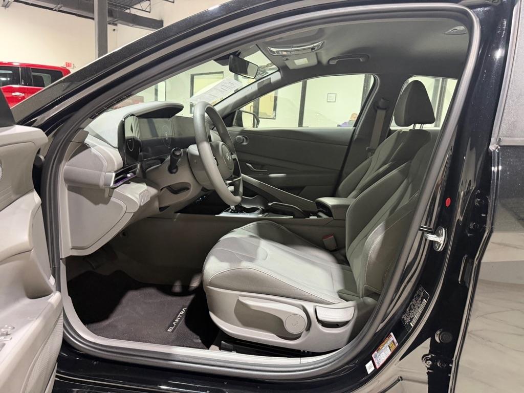 Hyundai Elantra SEL 2024