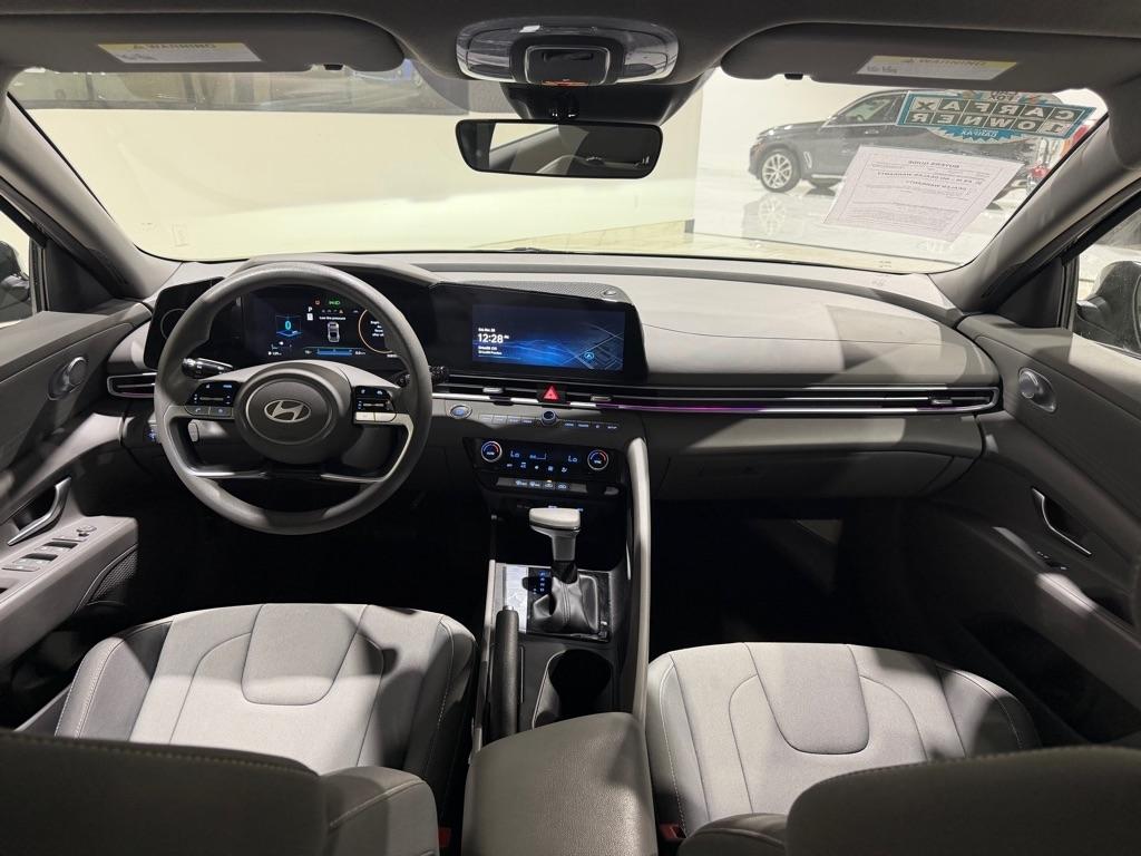 Hyundai Elantra SEL 2024