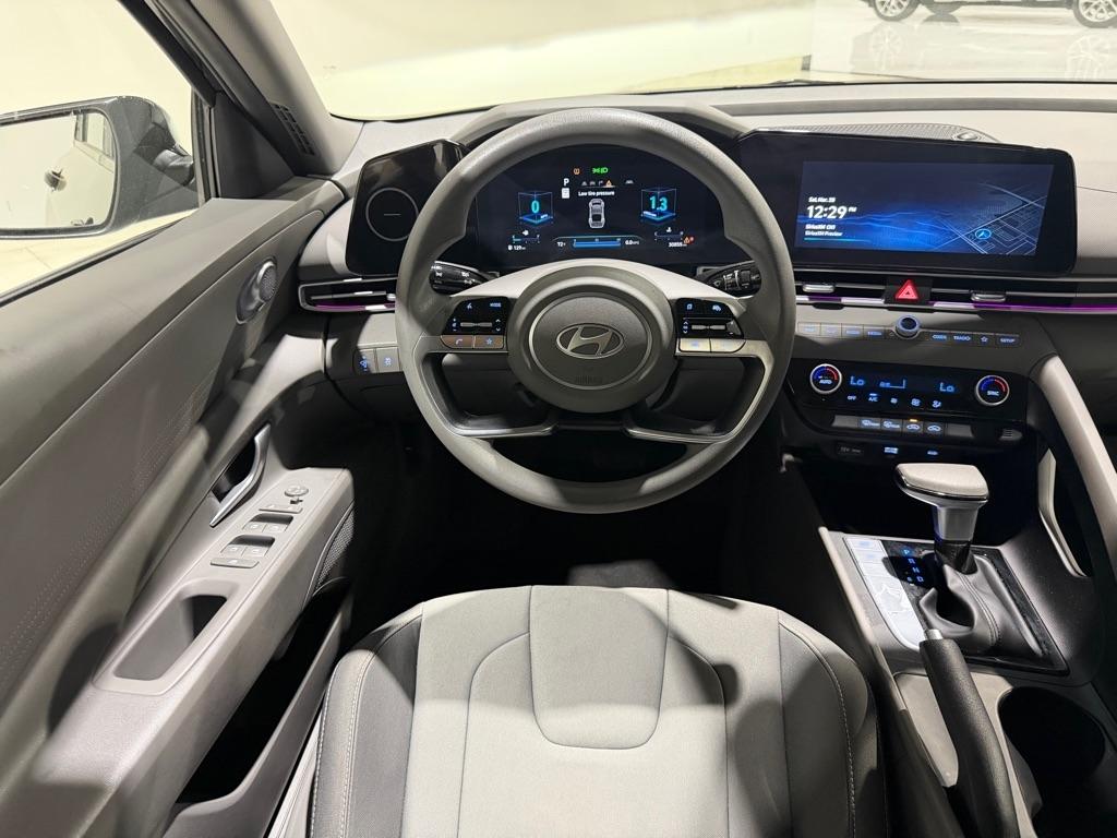 Hyundai Elantra SEL 2024