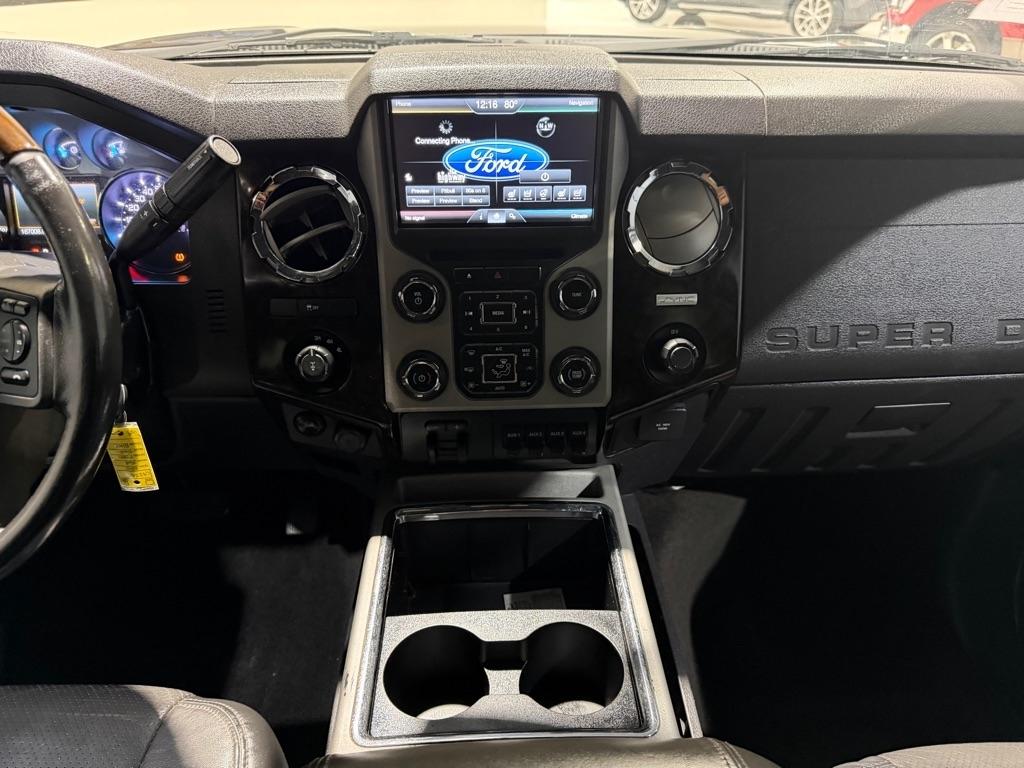 Ford F-350 SD Lariat Crew Cab 4WD 2015