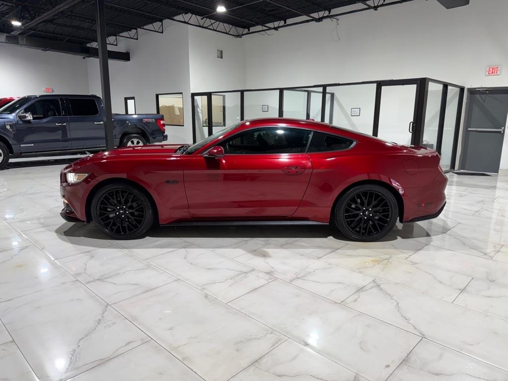 Ford Mustang GT Premium Coupe 2017