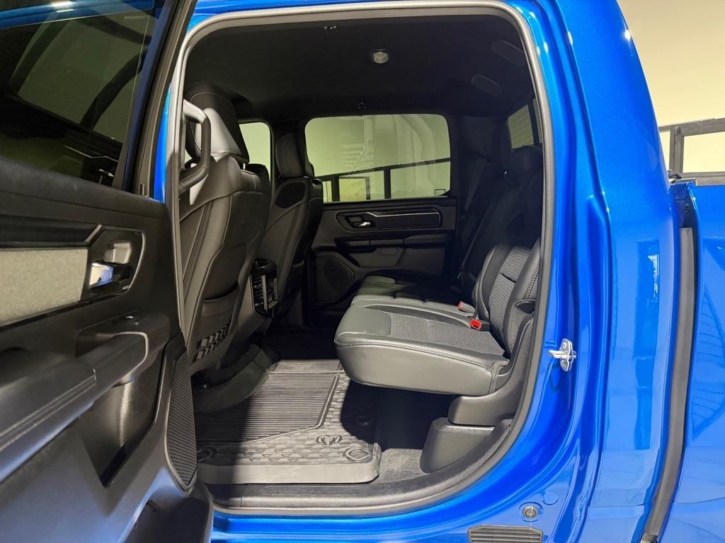 RAM 1500 Big Horn Crew Cab SWB 4WD 2023