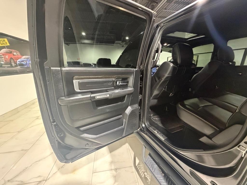 RAM 1500 Longhorn Crew Cab SWB 4WD 2016