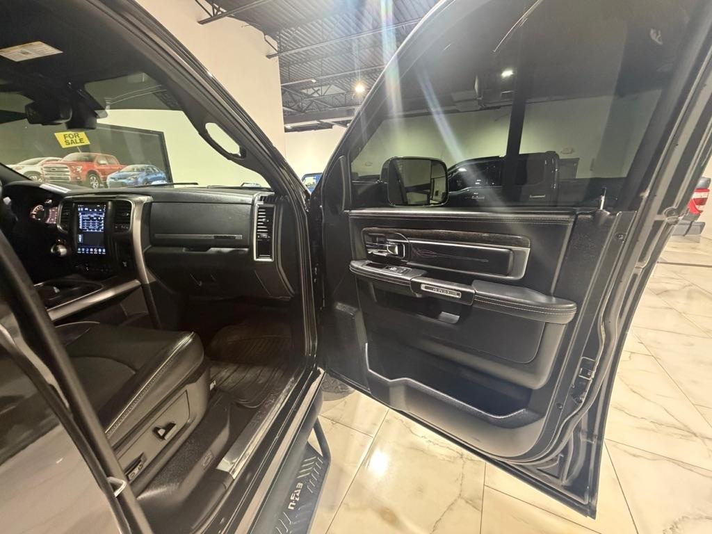 RAM 1500 Longhorn Crew Cab SWB 4WD 2016