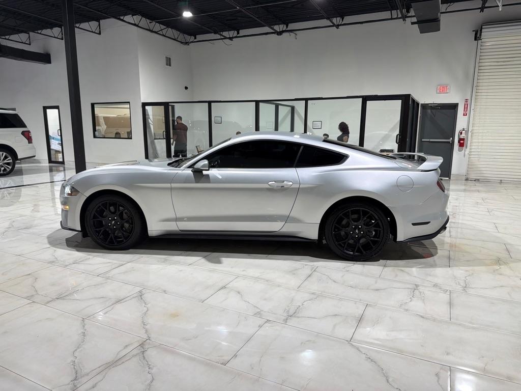 Ford Mustang EcoBoost Coupe 2018