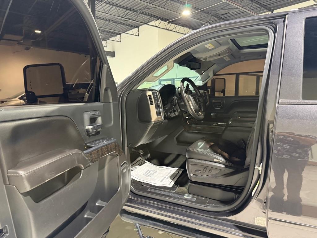 GMC Sierra 2500HD Denali Crew Cab 4WD 2016