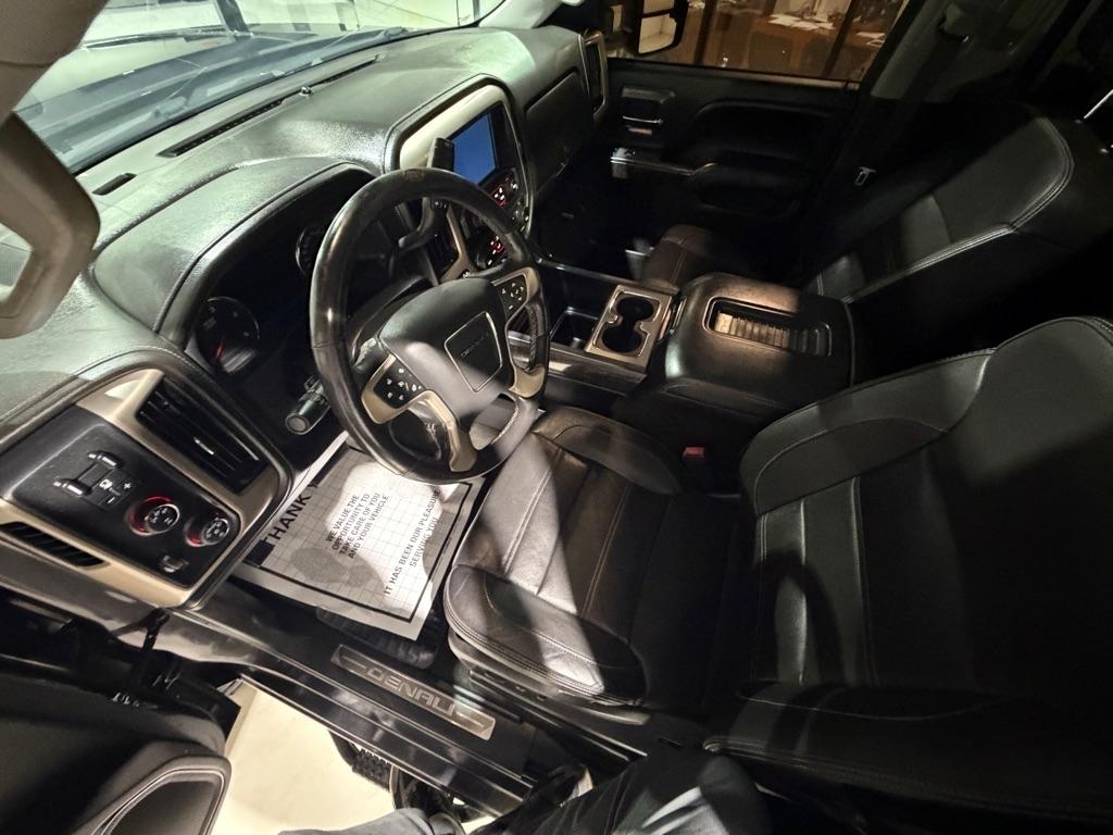 GMC Sierra 2500HD Denali Crew Cab 4WD 2016