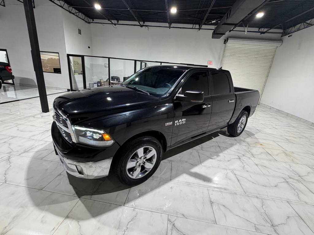 RAM 1500 SLT Crew Cab SWB 2WD 2016