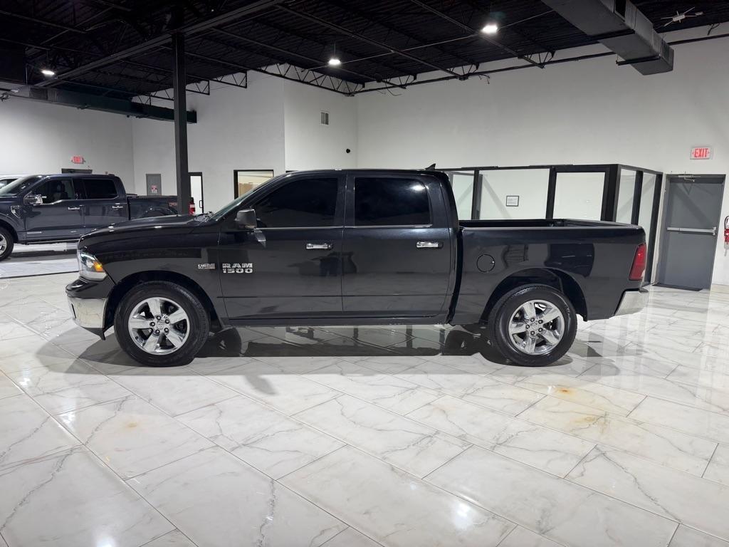 RAM 1500 SLT Crew Cab SWB 2WD 2016