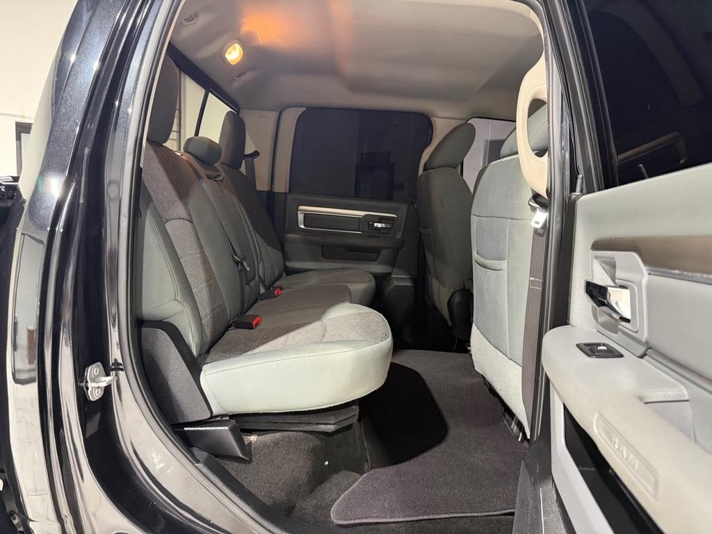 RAM 1500 SLT Crew Cab SWB 2WD 2016
