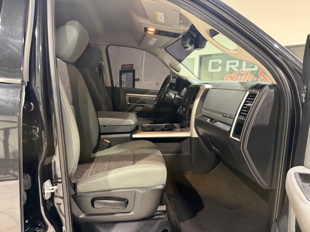 RAM 1500 SLT Crew Cab SWB 2WD 2016