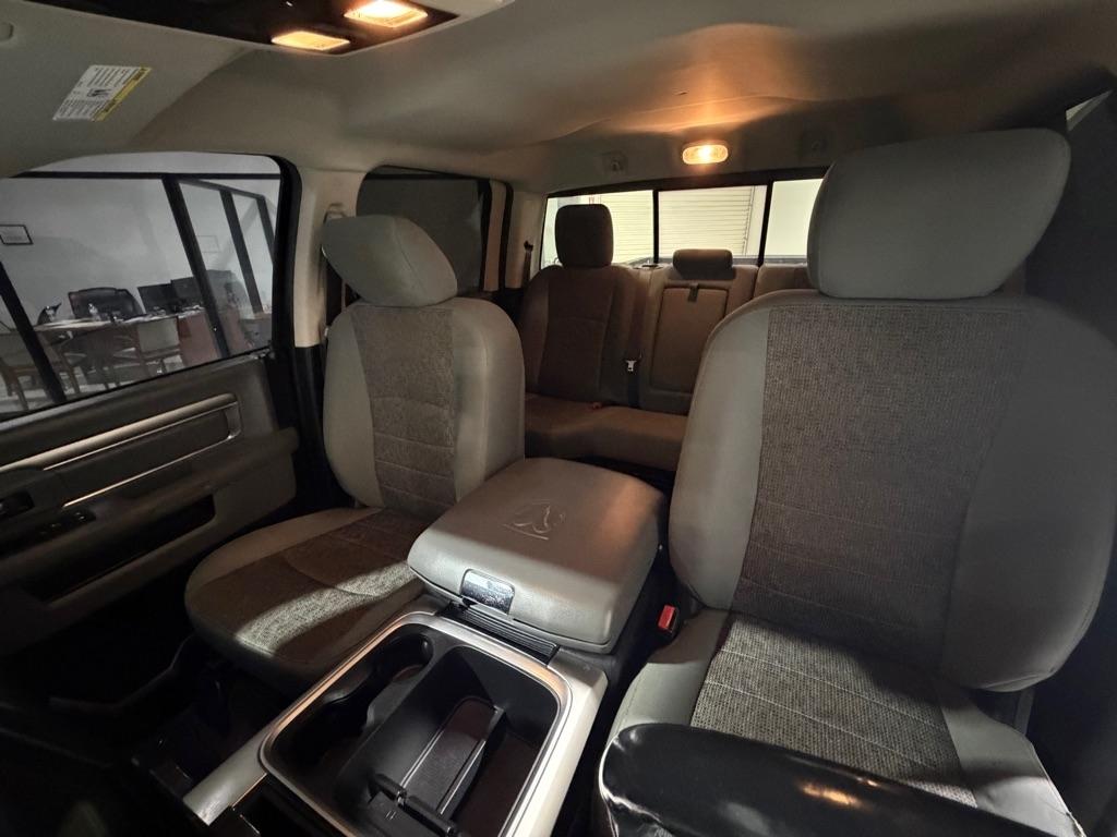 RAM 1500 SLT Crew Cab SWB 2WD 2016