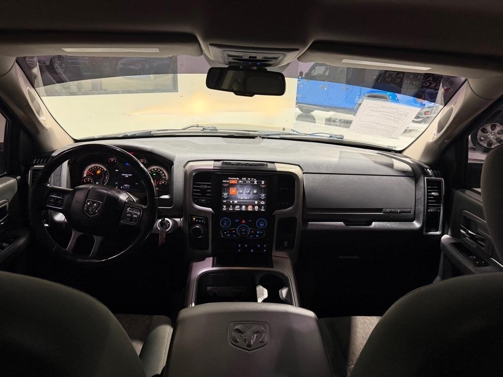 RAM 1500 SLT Crew Cab SWB 2WD 2016