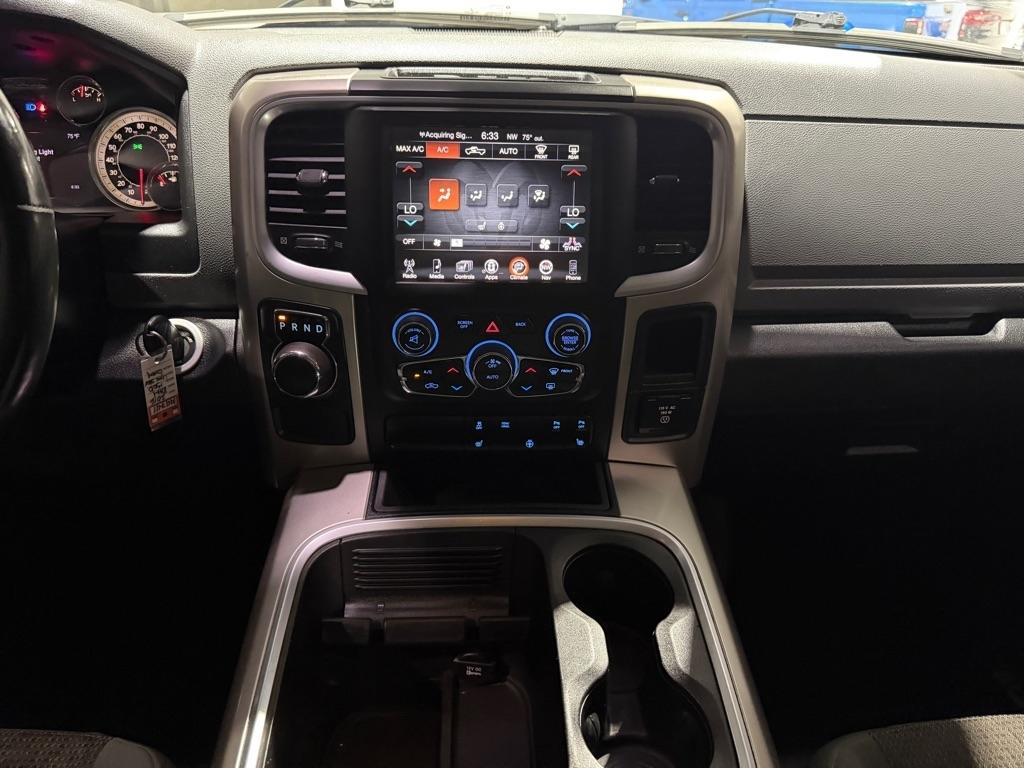 RAM 1500 SLT Crew Cab SWB 2WD 2016