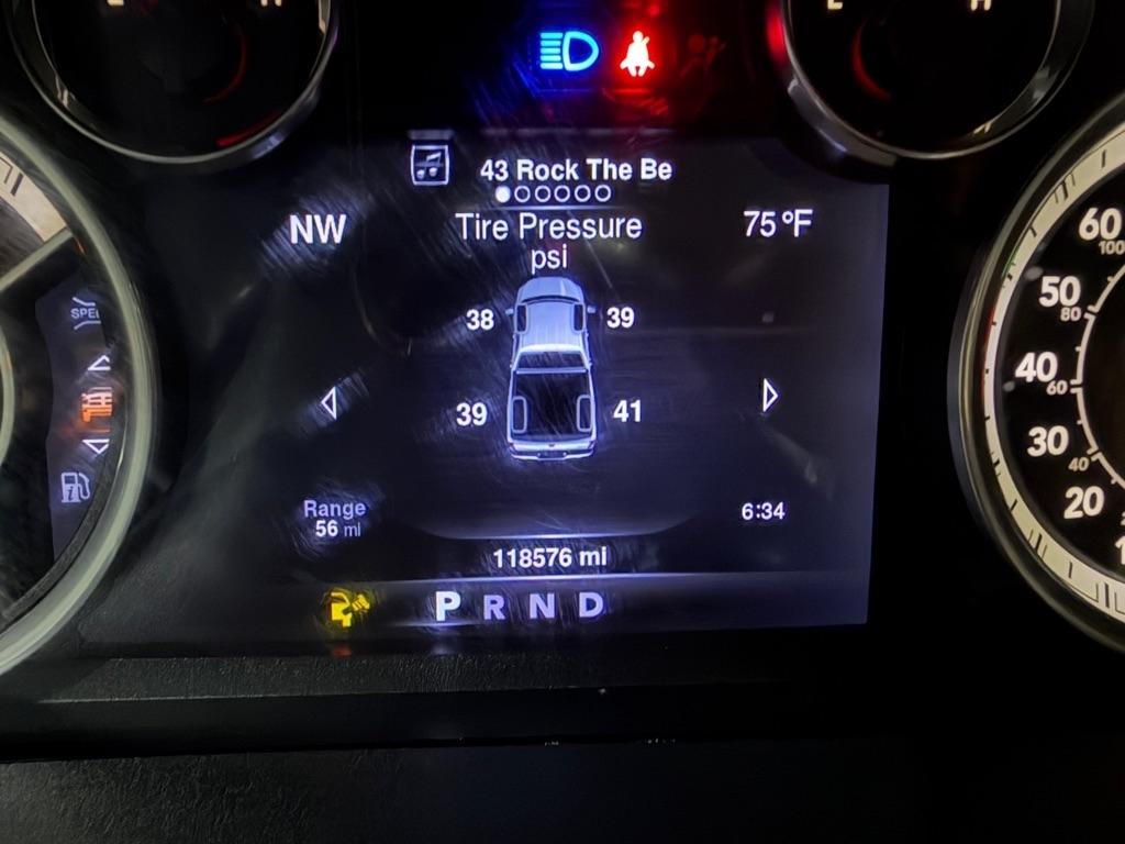 RAM 1500 SLT Crew Cab SWB 2WD 2016