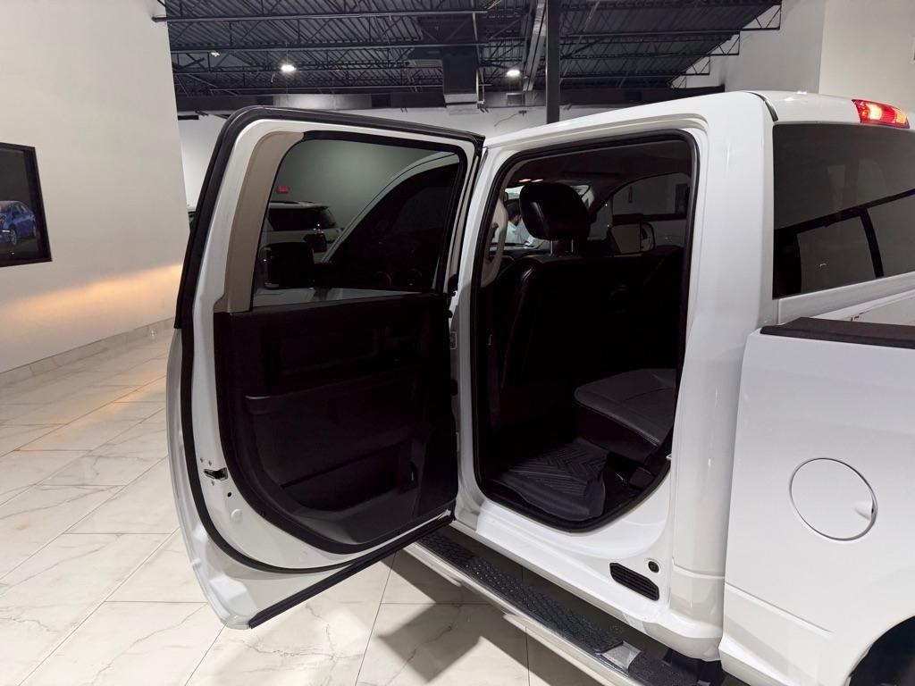 RAM 1500 Classic Tradesman Crew Cab SWB 4WD 2021