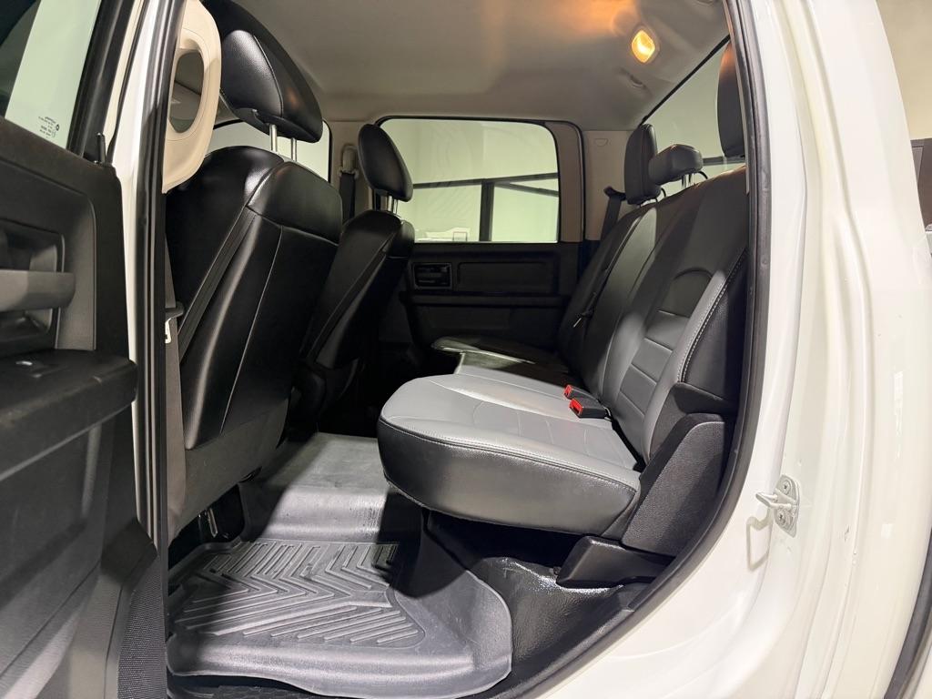 RAM 1500 Classic Tradesman Crew Cab SWB 4WD 2021