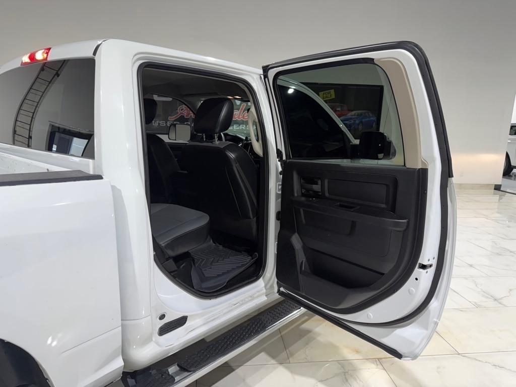 RAM 1500 Classic Tradesman Crew Cab SWB 4WD 2021