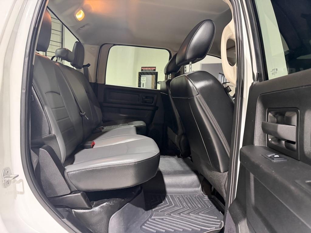 RAM 1500 Classic Tradesman Crew Cab SWB 4WD 2021