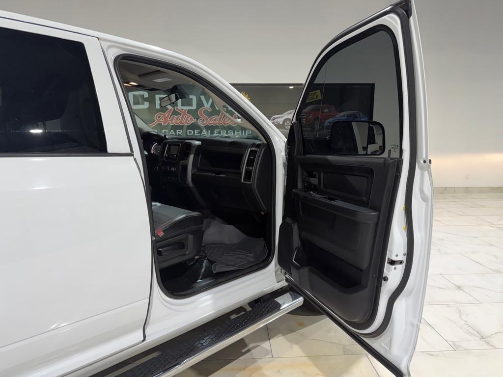 RAM 1500 Classic Tradesman Crew Cab SWB 4WD 2021