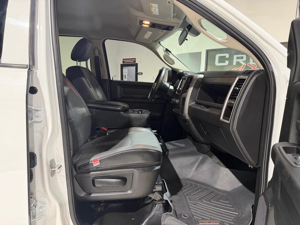 RAM 1500 Classic Tradesman Crew Cab SWB 4WD 2021