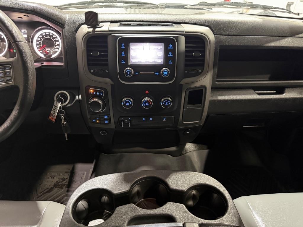 RAM 1500 Classic Tradesman Crew Cab SWB 4WD 2021