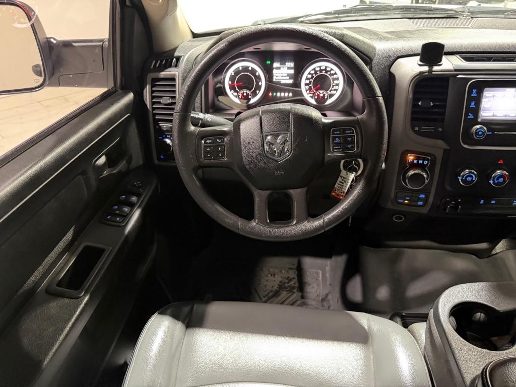 RAM 1500 Classic Tradesman Crew Cab SWB 4WD 2021