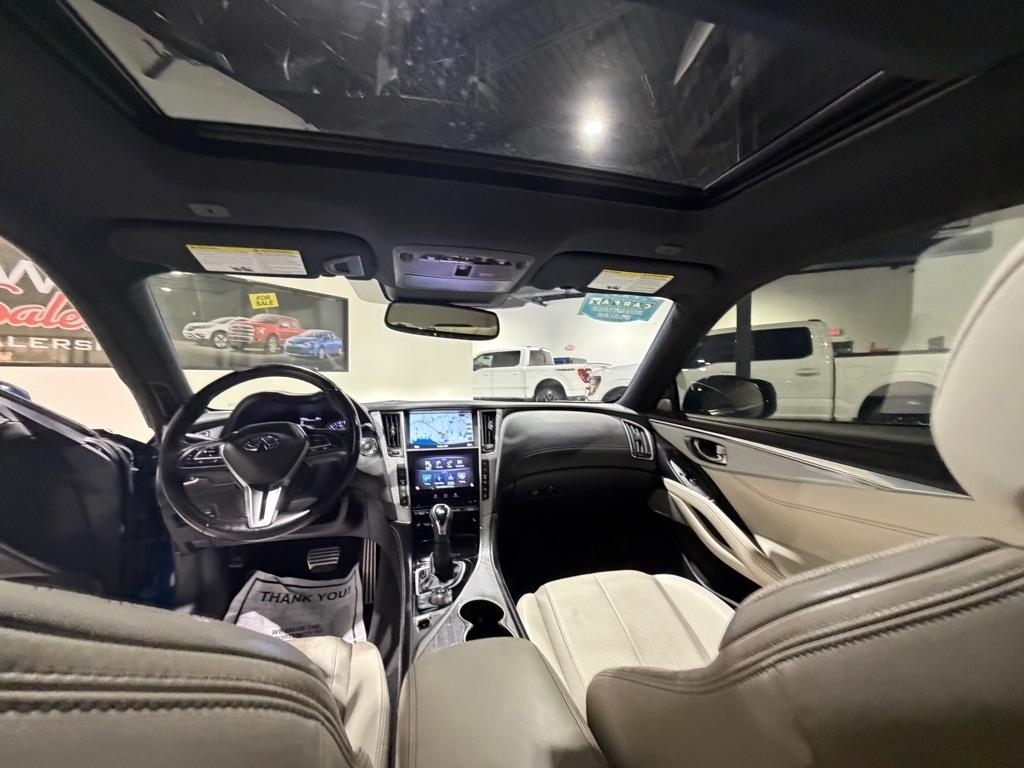 Infiniti Q60 Red Sport 400 AWD 2018