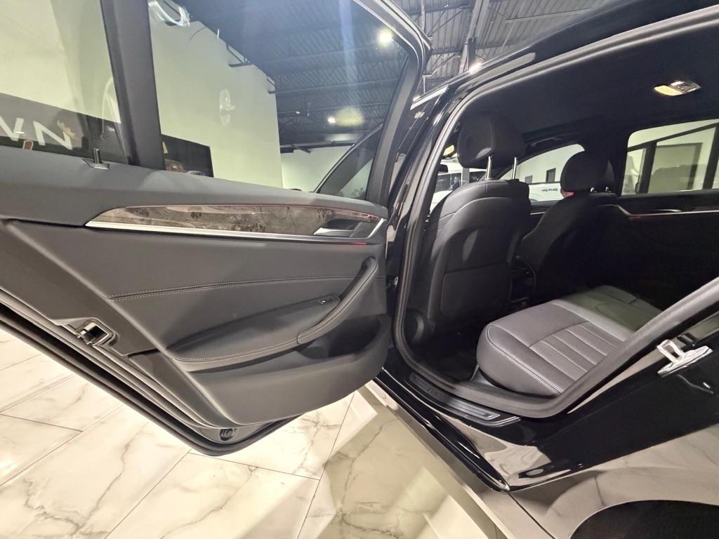 BMW 5-Series 530i 2023