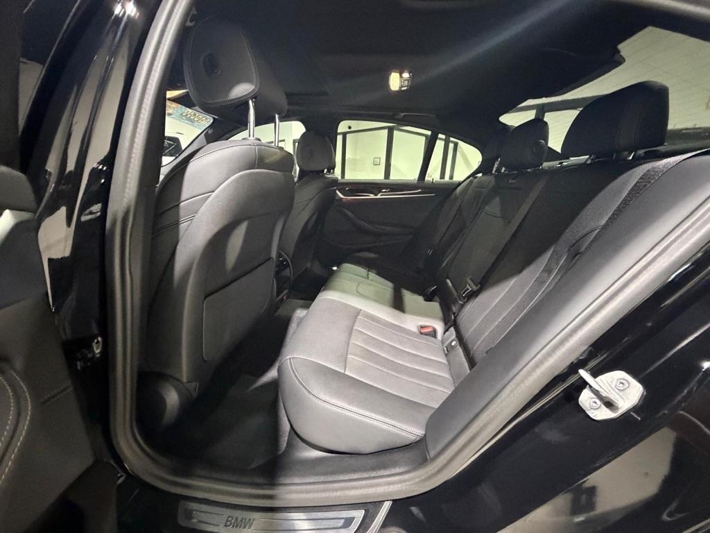 BMW 5-Series 530i 2023