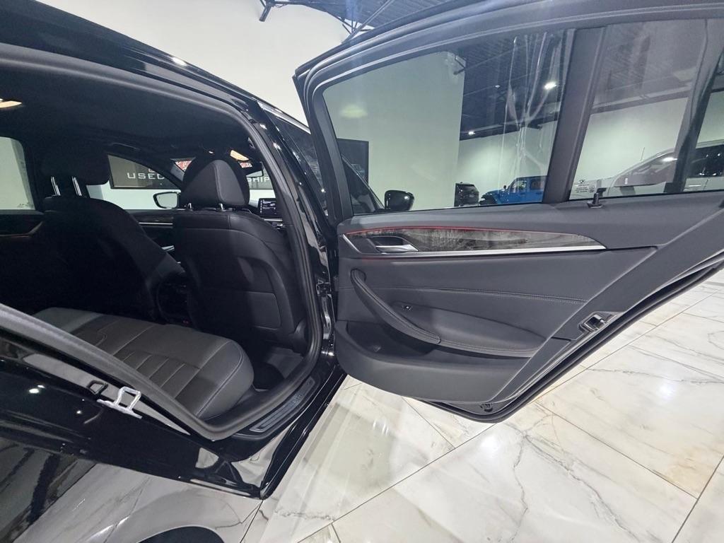 BMW 5-Series 530i 2023