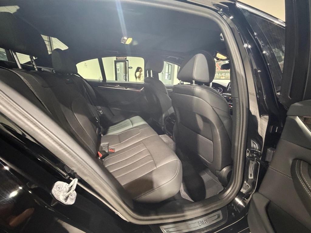 BMW 5-Series 530i 2023