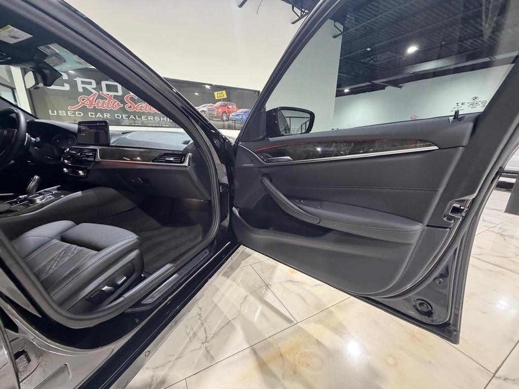 BMW 5-Series 530i 2023