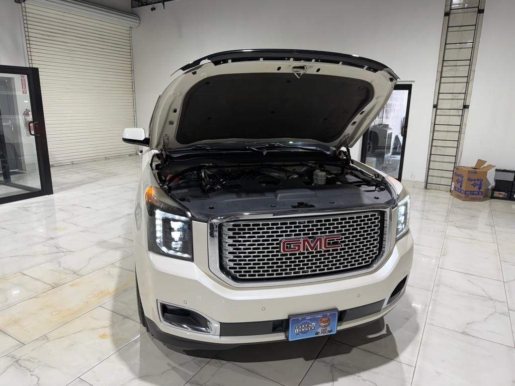 GMC Yukon Denali 4WD 2015