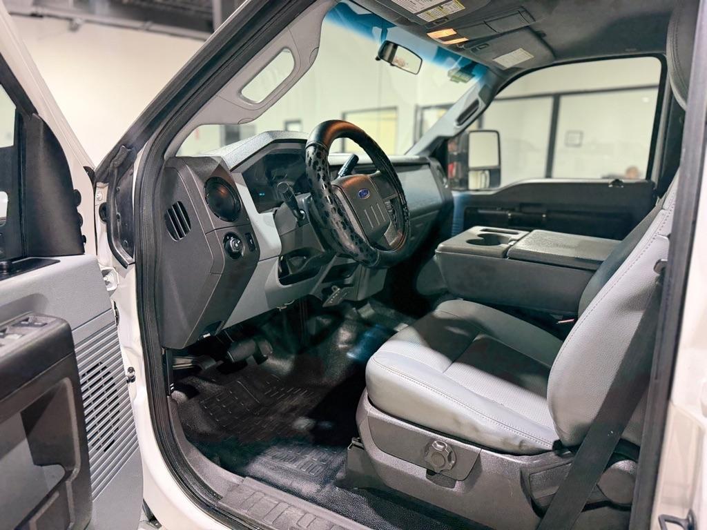 Ford F-250 SD XL Crew Cab 2WD 2013