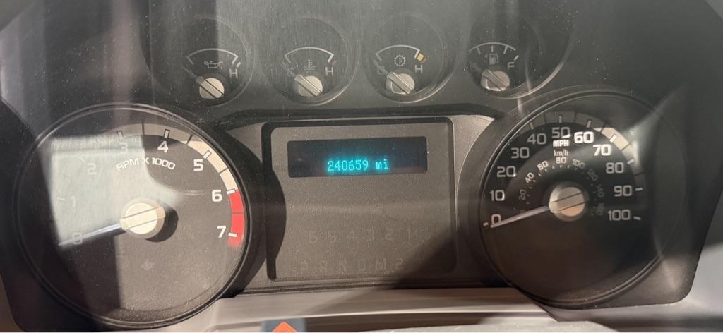 Ford F-250 SD XL Crew Cab 2WD 2013
